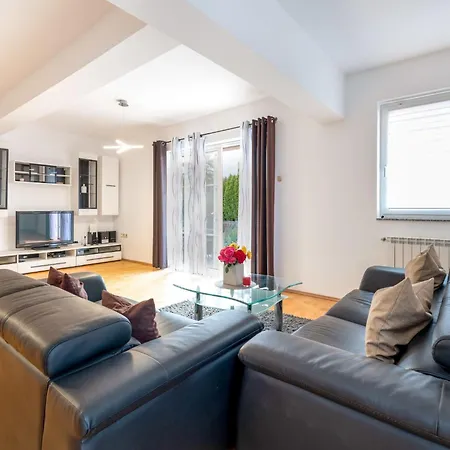 Matej By Interhome Holiday home Rukavac (Primorje-Gorski Kotar)