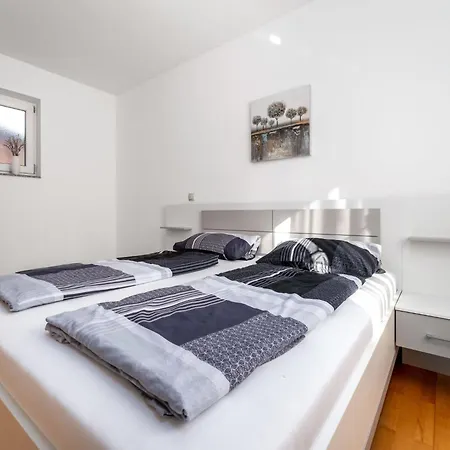 Matej By Interhome Holiday home Rukavac (Primorje-Gorski Kotar)